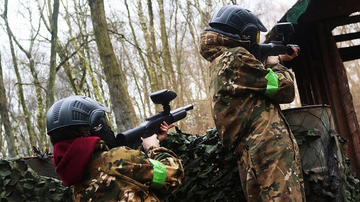 group of junior paintballer playing mini paintball