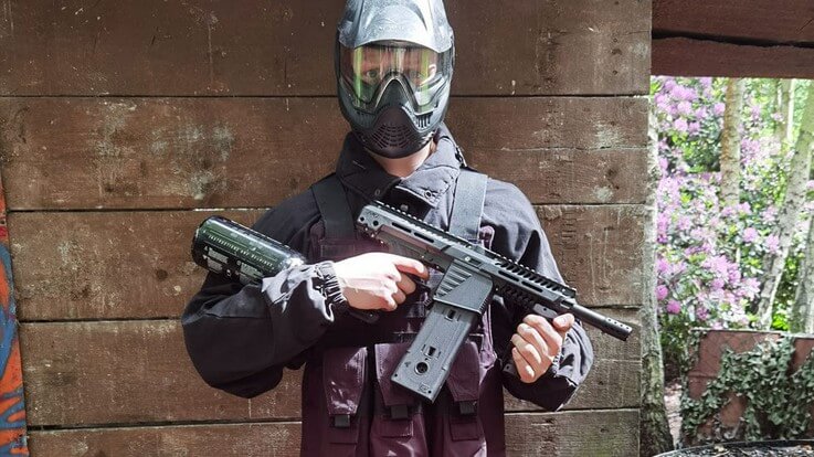 player with full swat paintball gear